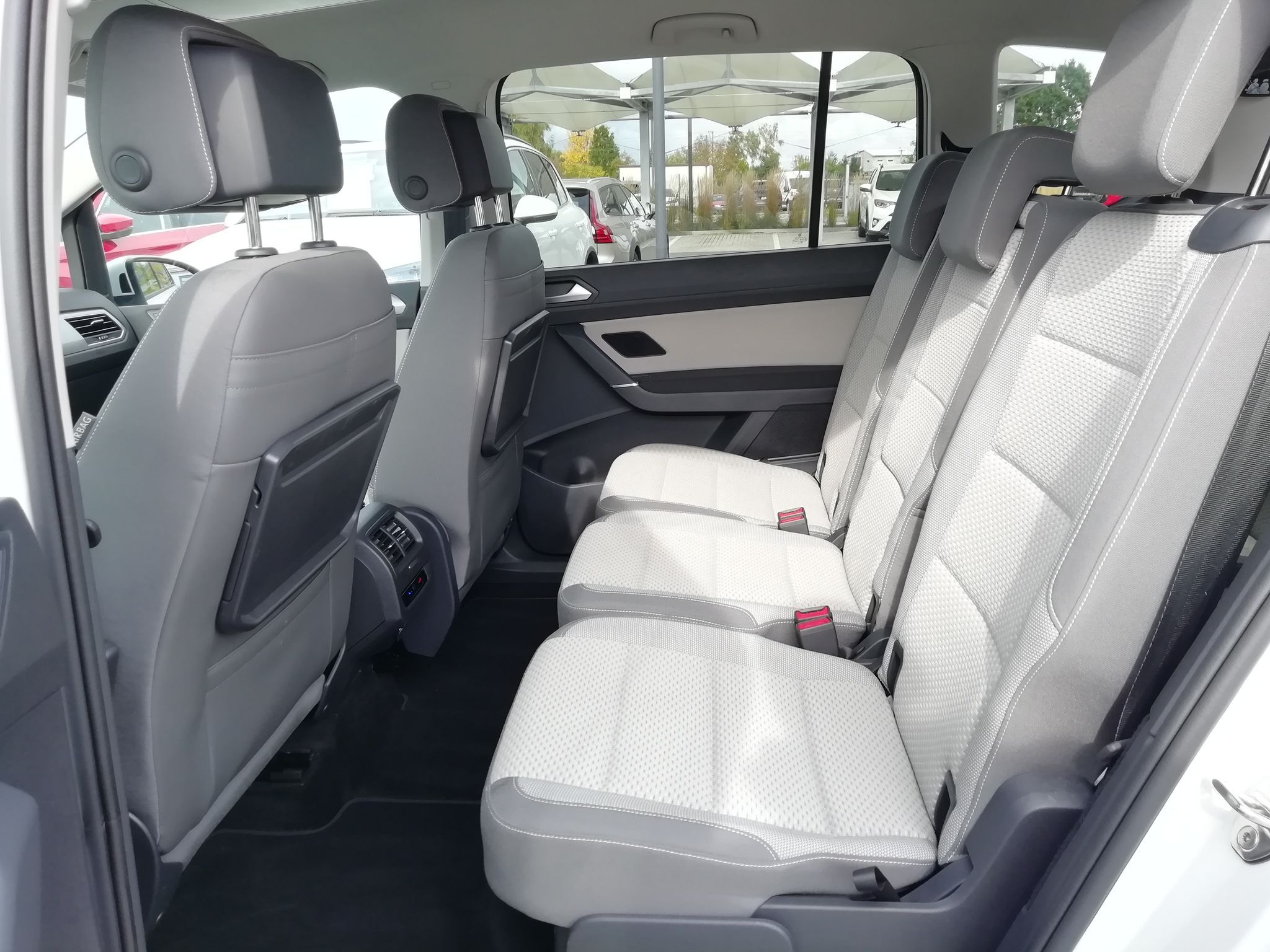Volkswagen Touran, 1,5 110 kW DSG Comfort 7 míst - fotka 6