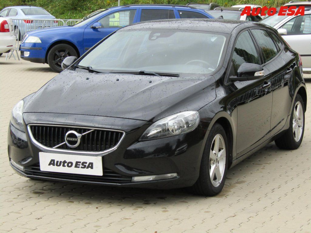 Volvo V40, 2.0D,AC,temp - fotka 3