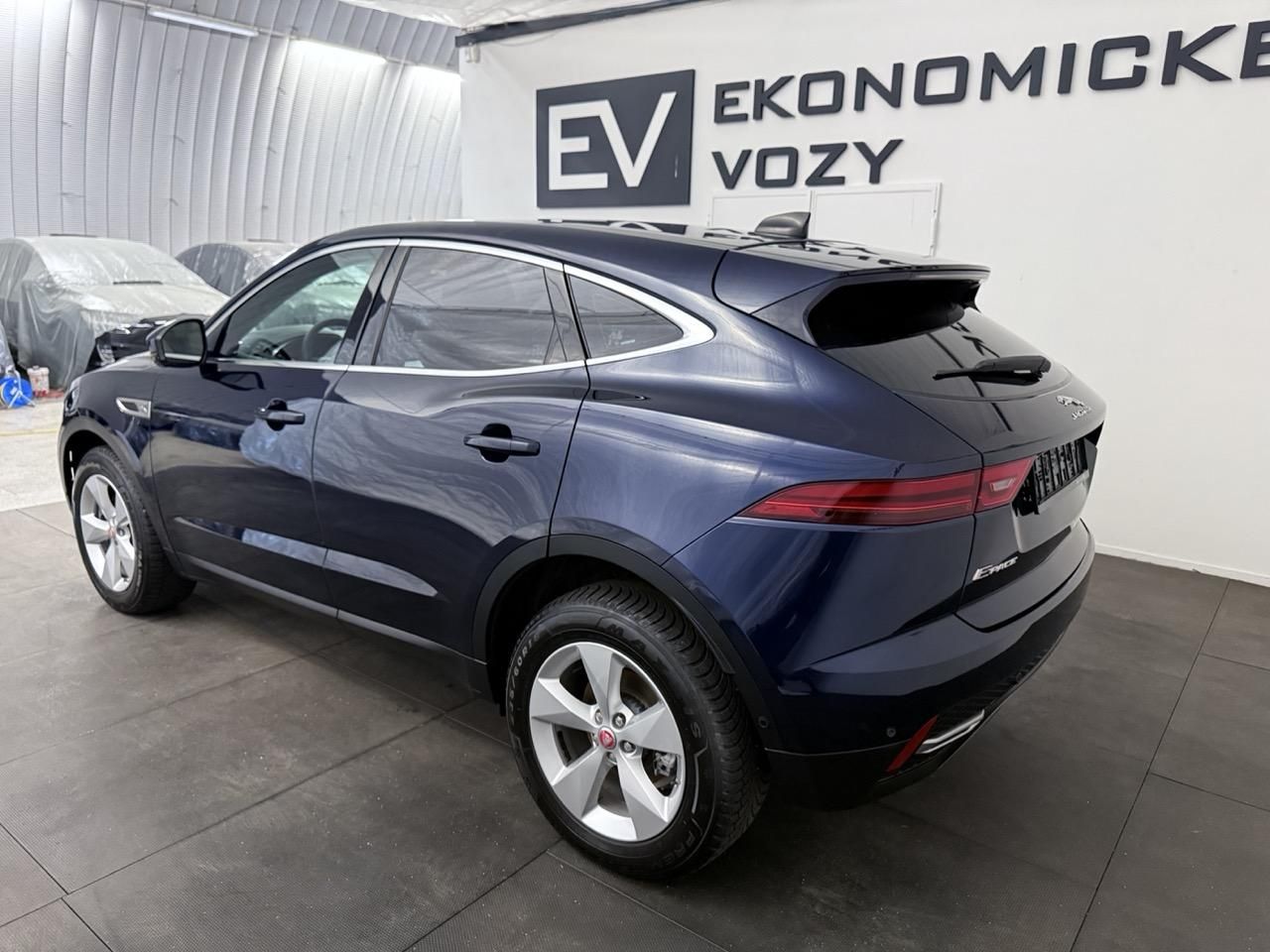 Jaguar E-Pace, 2.0D,4WD,FACELIFT,ZÁRUKA - fotka 6
