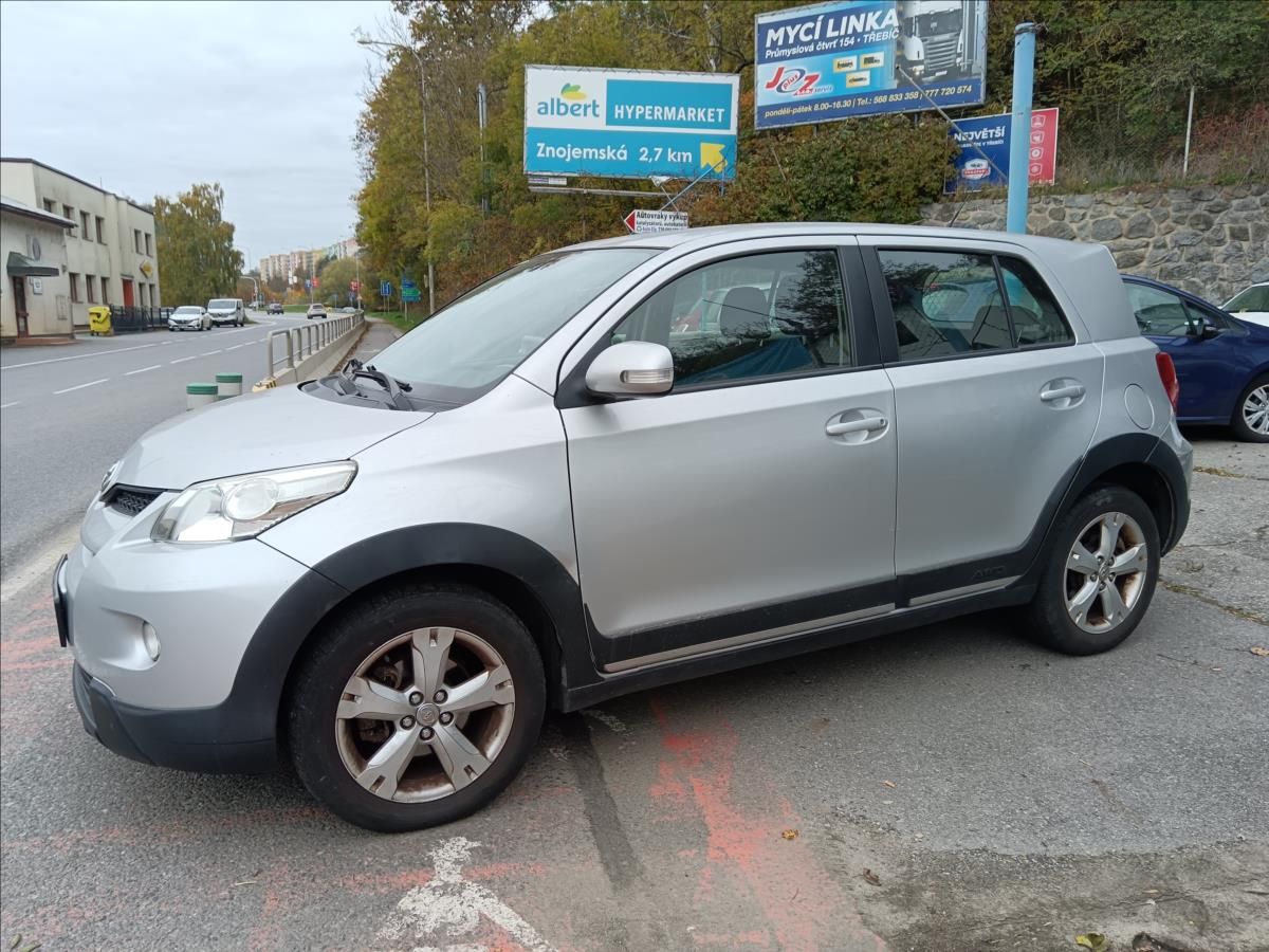 Toyota Urban Cruiser, 1,4 D4D High AWD - fotka 5