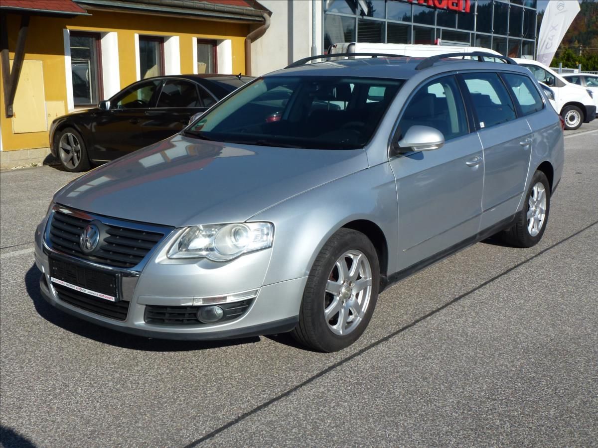 Volkswagen Passat, 2,0 TDi  Comfort - fotka 2