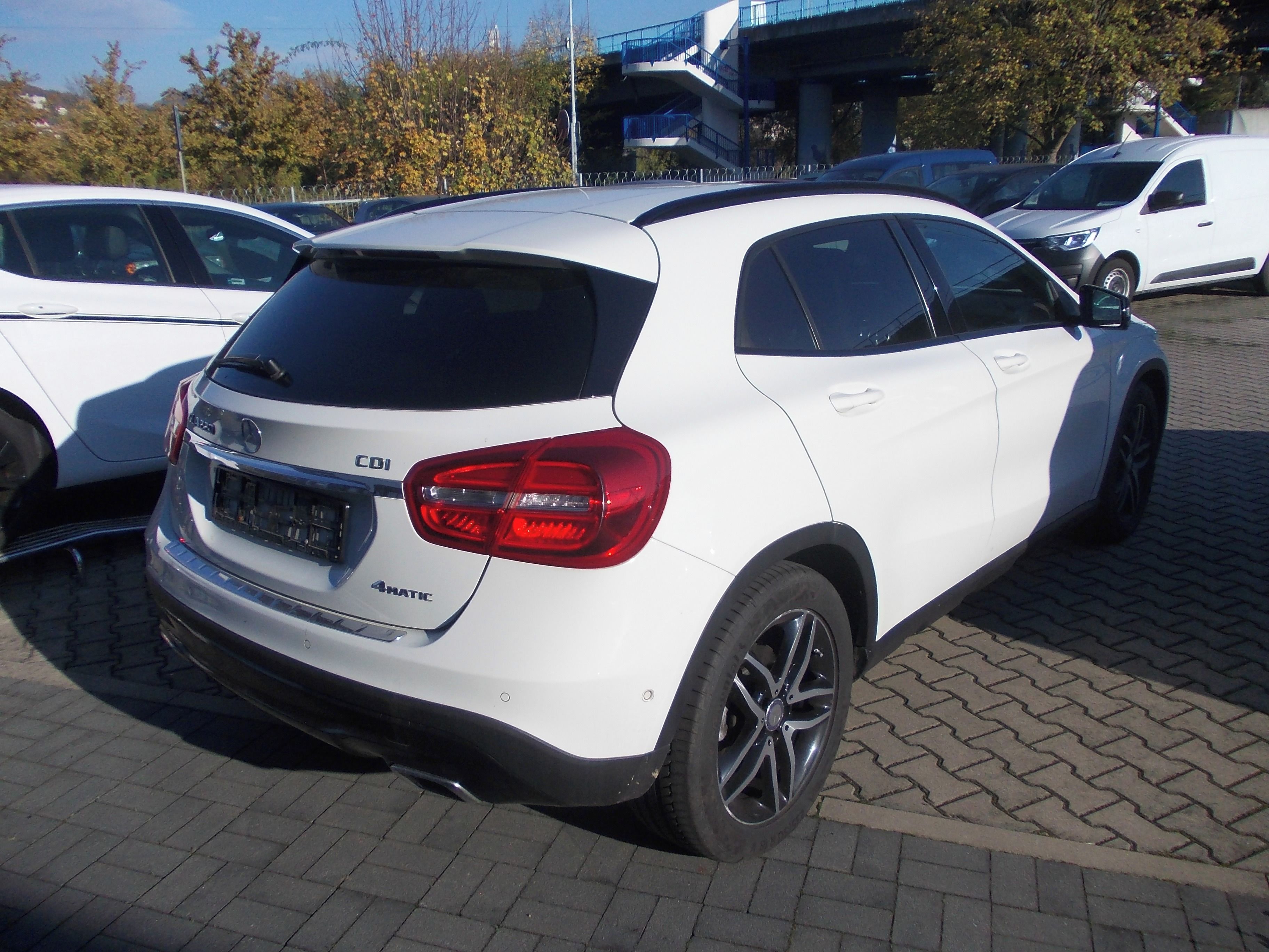 Mercedes-Benz GLA, 220 CDI 4MATIC - fotka 3