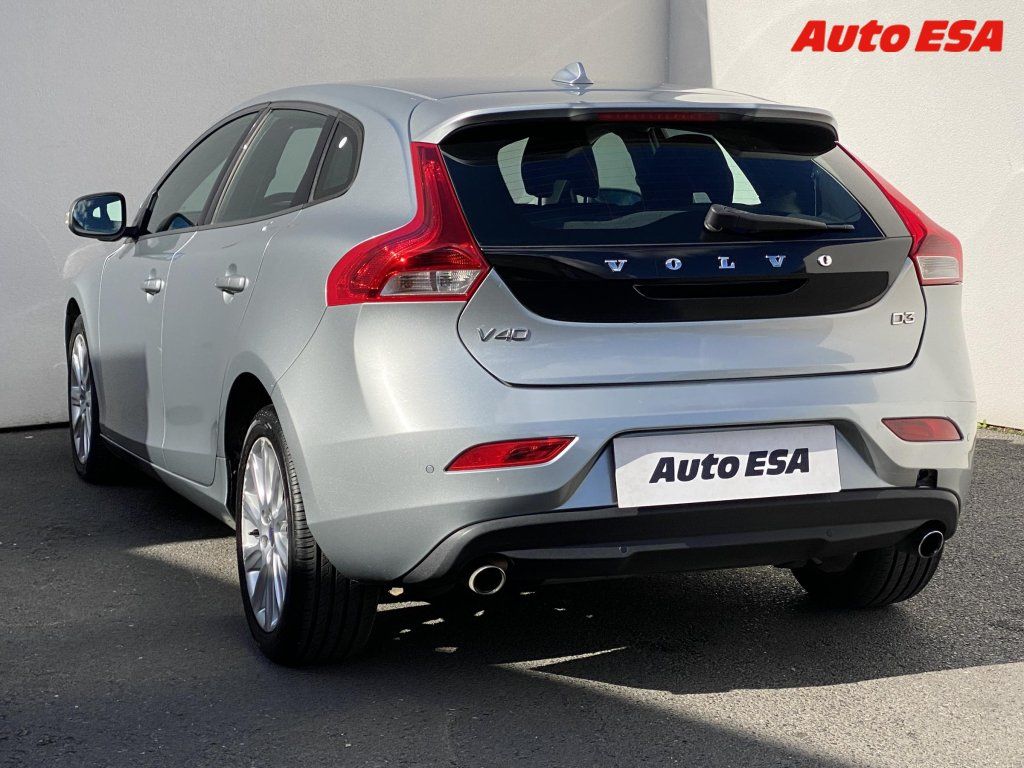 Volvo V40, 2.0D,AT - fotka 6