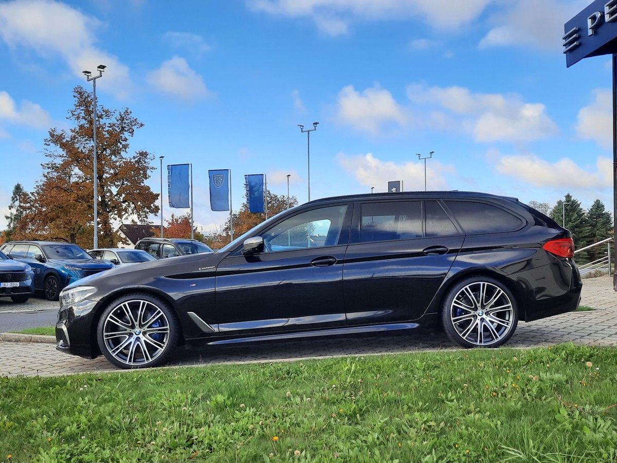 BMW Řada 5, M550d xDrive Touring 400k - fotka 4