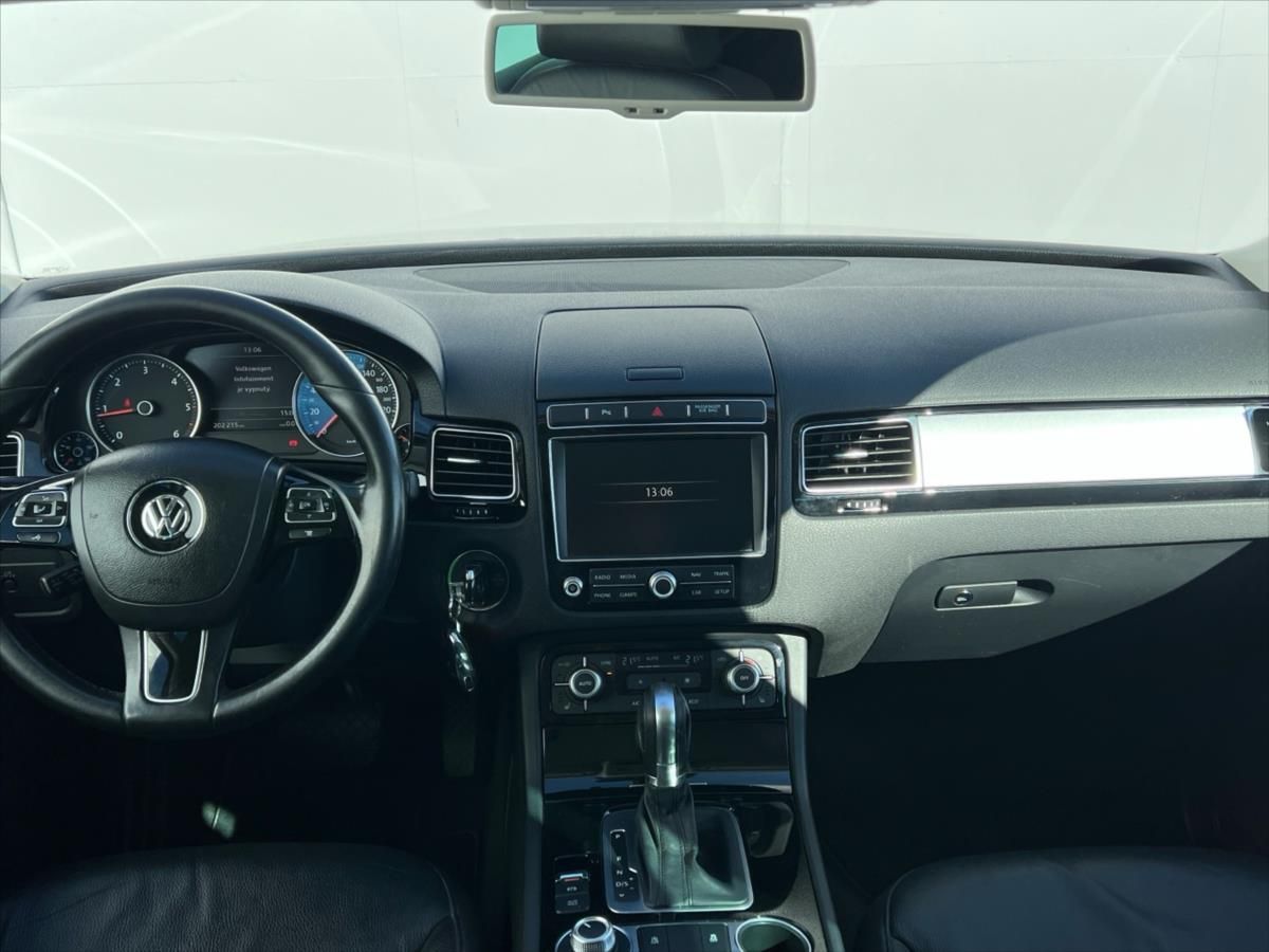 Volkswagen Touareg, 3,0 TDi V6 4x4 - fotka 5