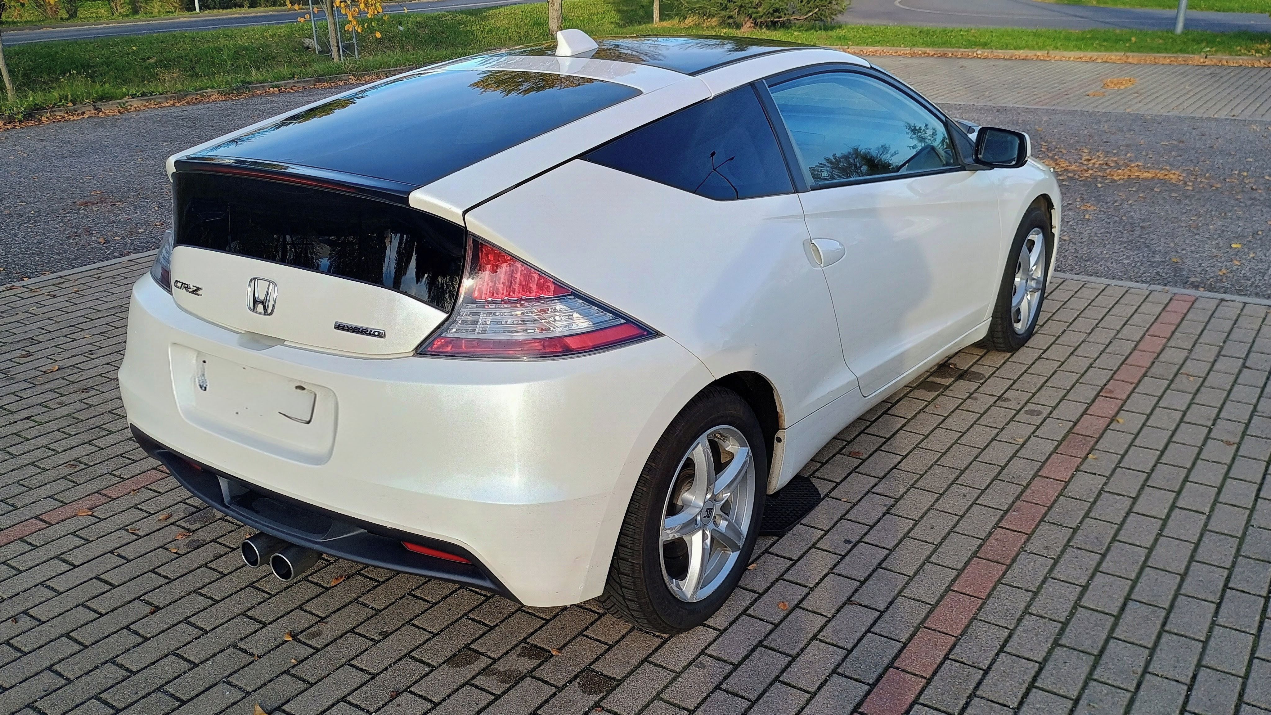 Honda CR-Z, 1,5 MT Sport i-VTEC ima HYBRID - fotka 5