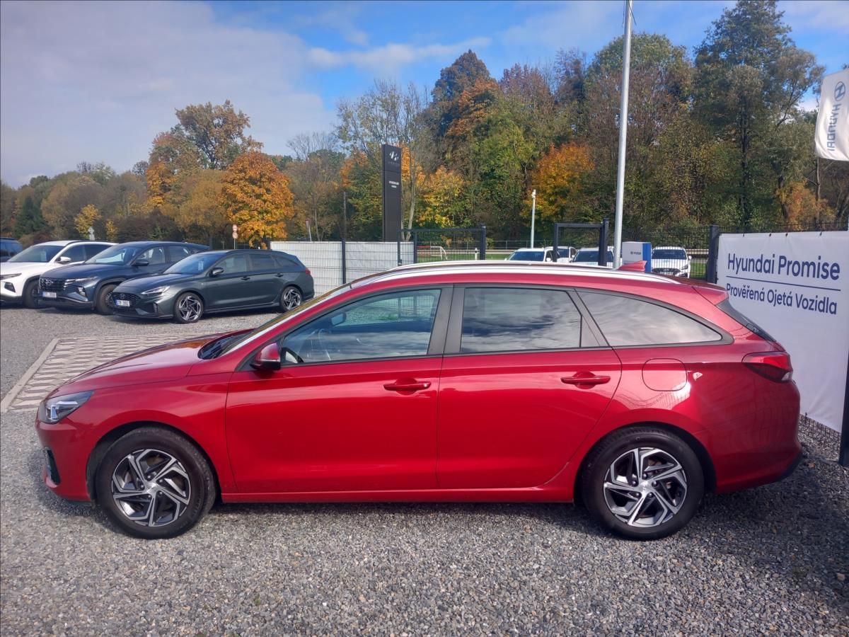 Hyundai i30, 1,5 l Comfort Climate - fotka 4