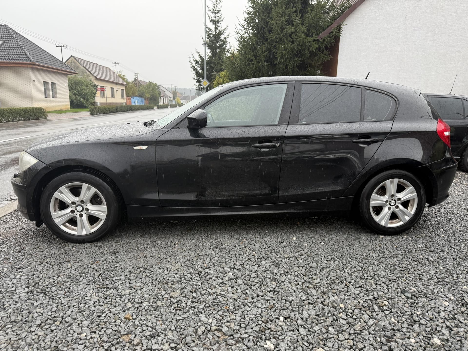 BMW Řada 1, 118 D ALU XENON. - fotka 2