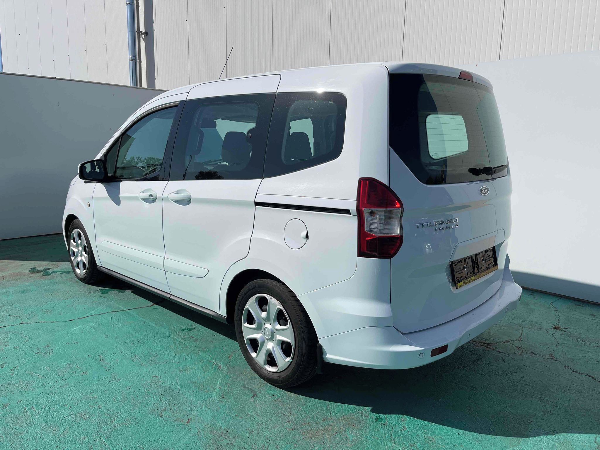 Ford Tourneo Courier, 1.5 TDCi, 1.majitel, DPH - fotka 4