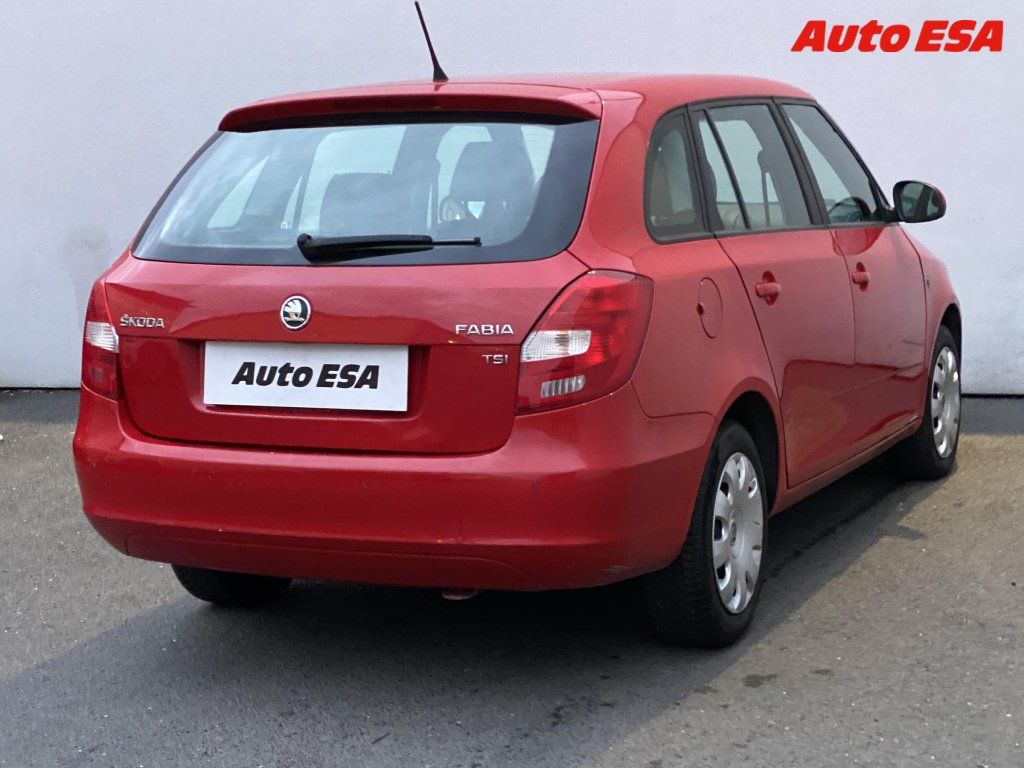Škoda Fabia, 1.2 TSI,AC,výhřev sed - fotka 4