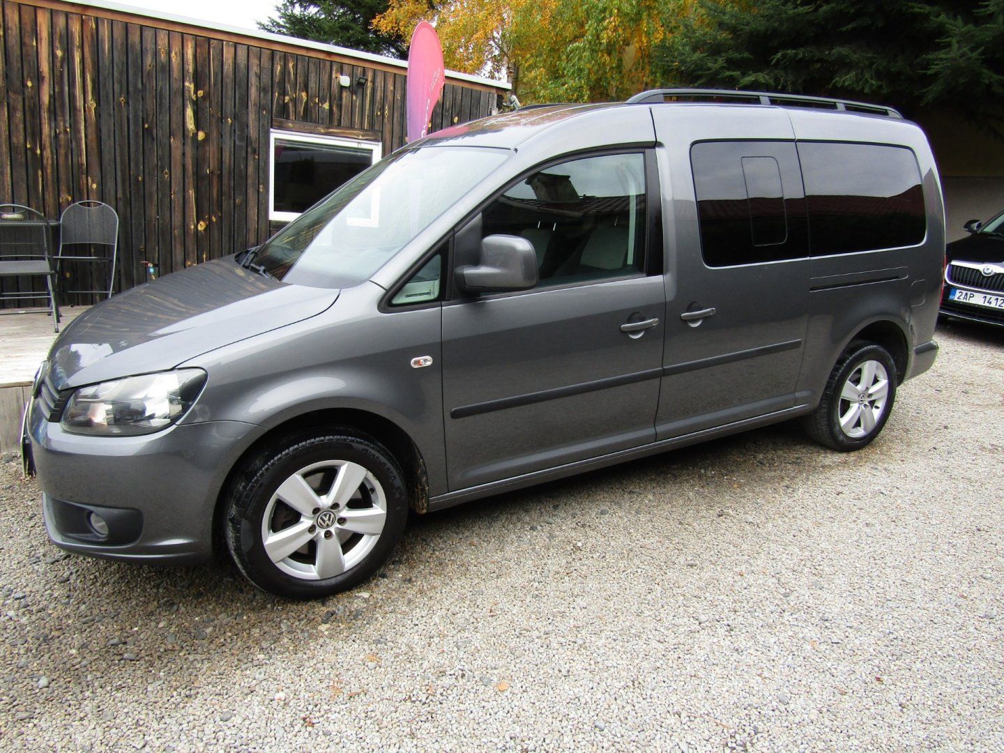 Volkswagen Caddy, 1.6 TDI 75kW  7 MÍST - fotka 2