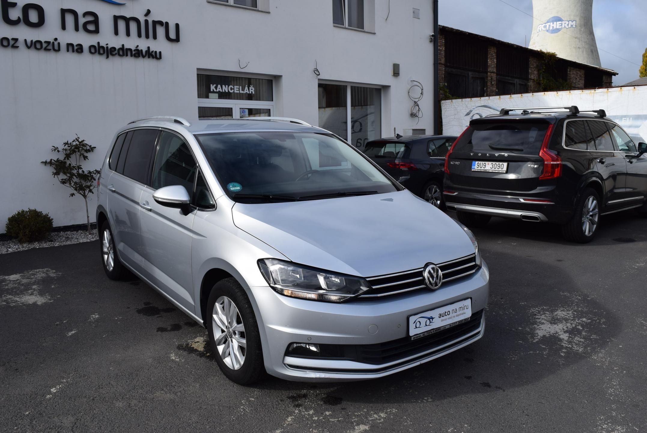 Volkswagen Touran, 1.4 110KwHighlineNezTopenTaž - fotka 5