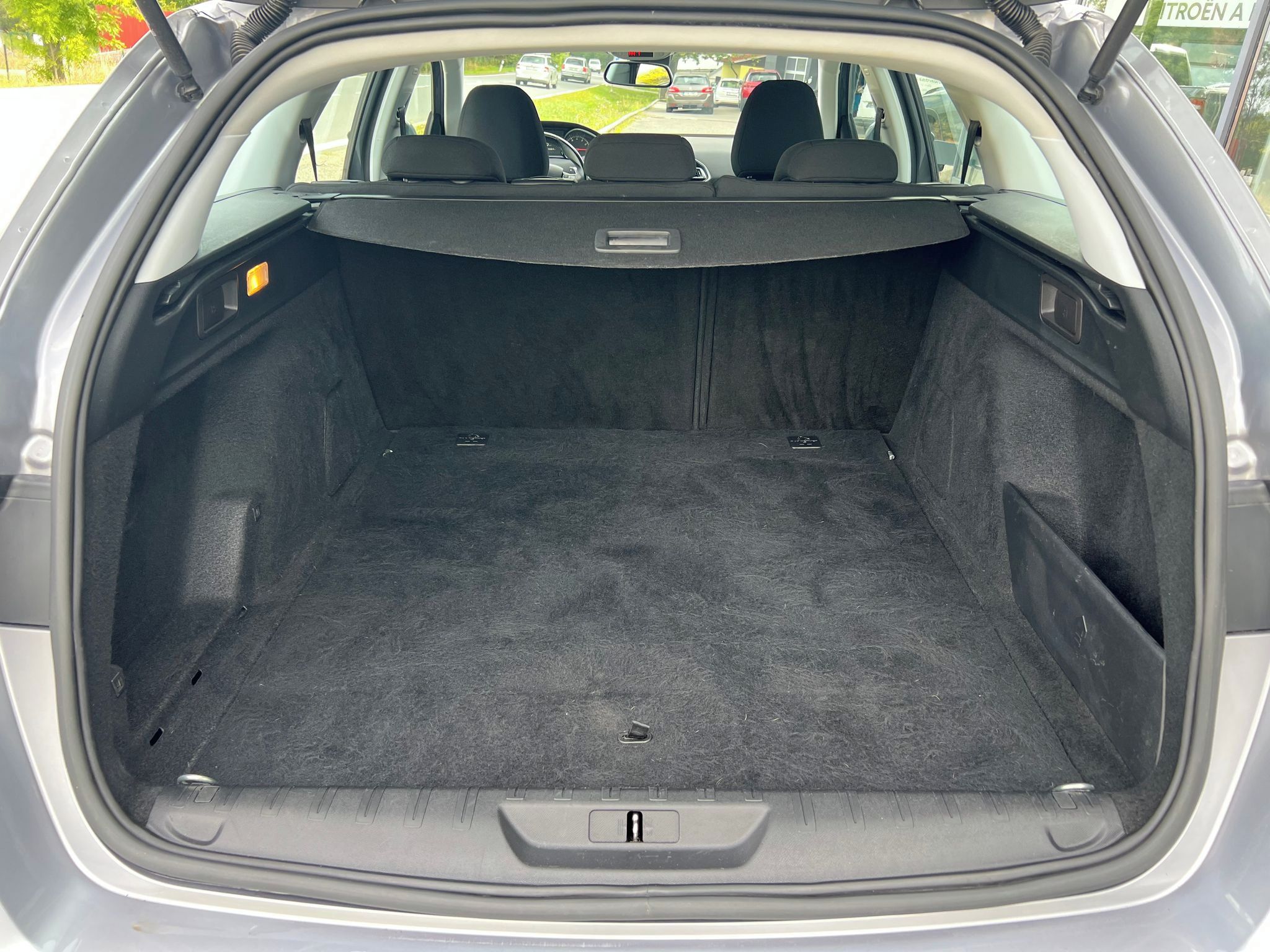 Peugeot 308, 1.2 130k SERVIS ZÁRUKA NAVI - fotka 6