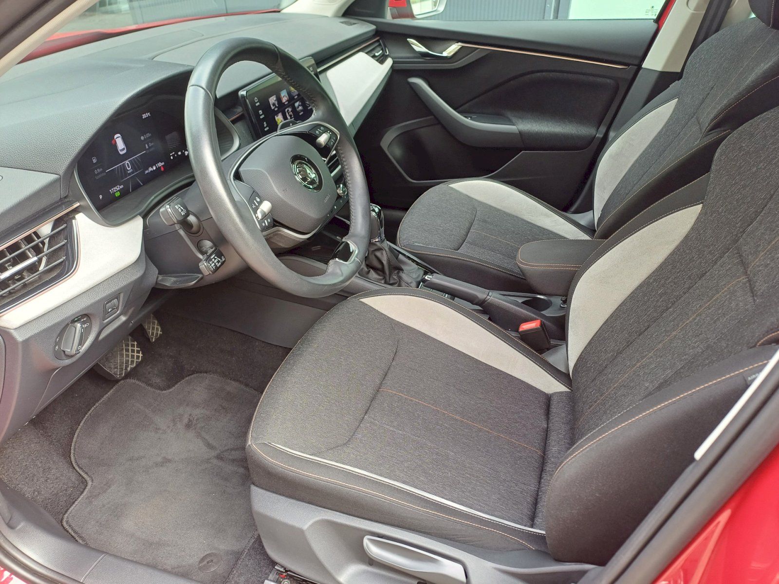 Škoda Kamiq, Top Selection TSI 1.0 / 85 kW - fotka 6