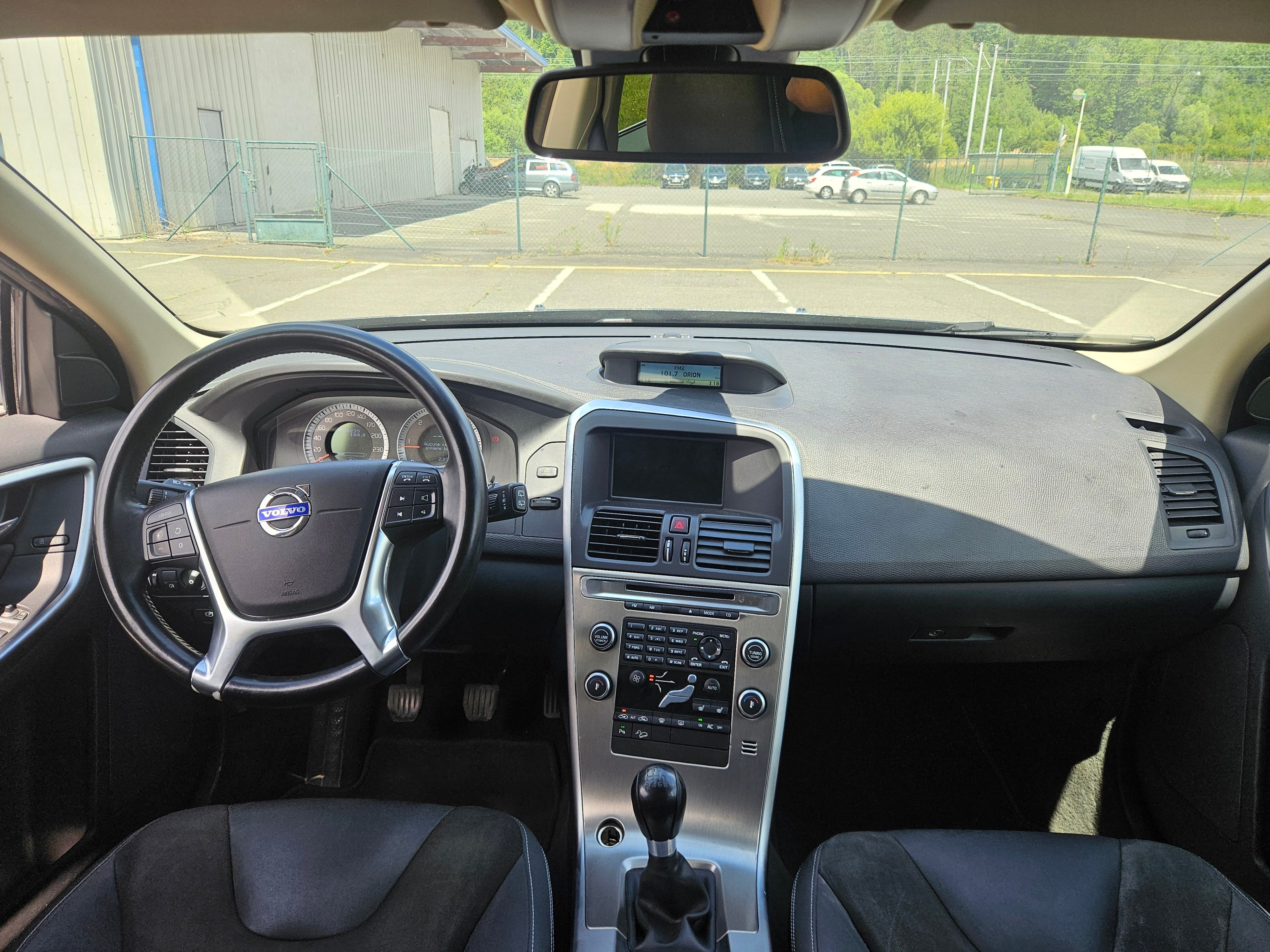 Volvo XC60, 4x4, Manuální převodovka - fotka 5