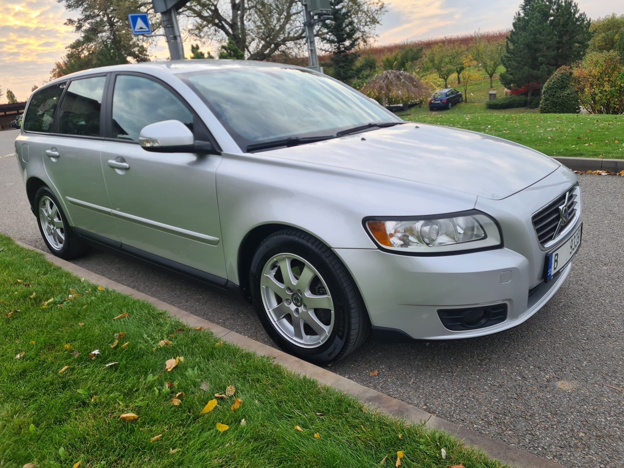 Volvo V50, 1.6 D 80KW TOP KM ! MAN - fotka 2