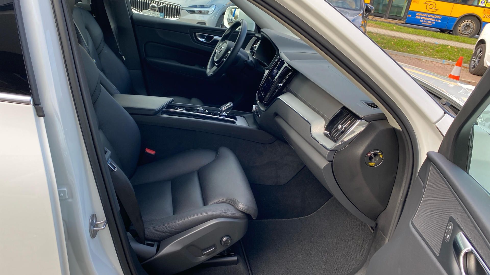 Volvo XC60, INSCRIPTION, B5 FWD, 184+10 kW - fotka 6