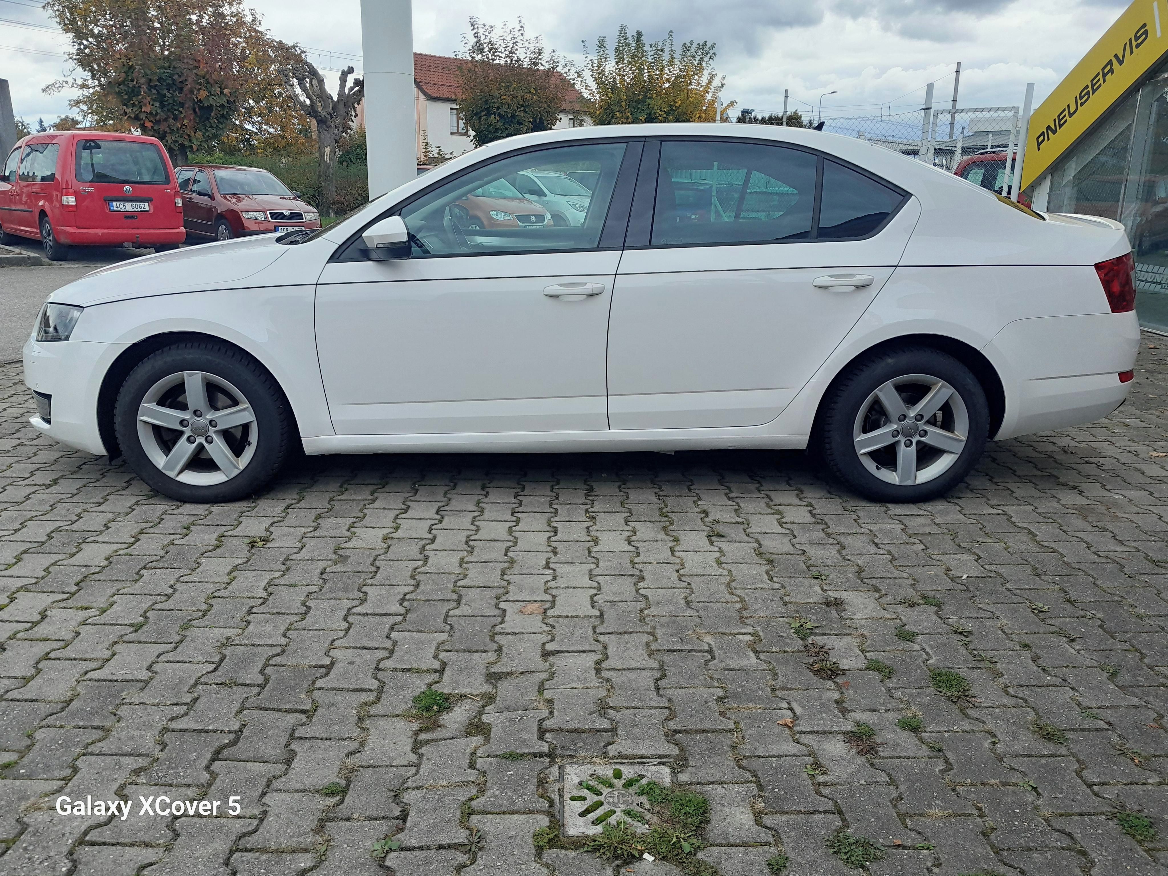 Škoda Octavia, 1.2TSI Elegance, 77kW, CZ - fotka 2