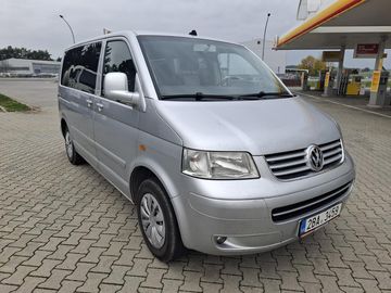 2,5 TDI CRUISE 8 míst