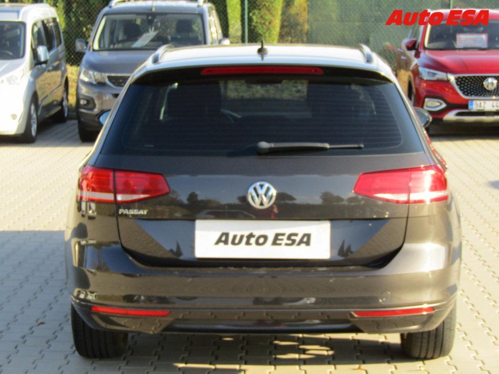 Volkswagen Passat, 1.6 TDi,DSG,AC - fotka 5