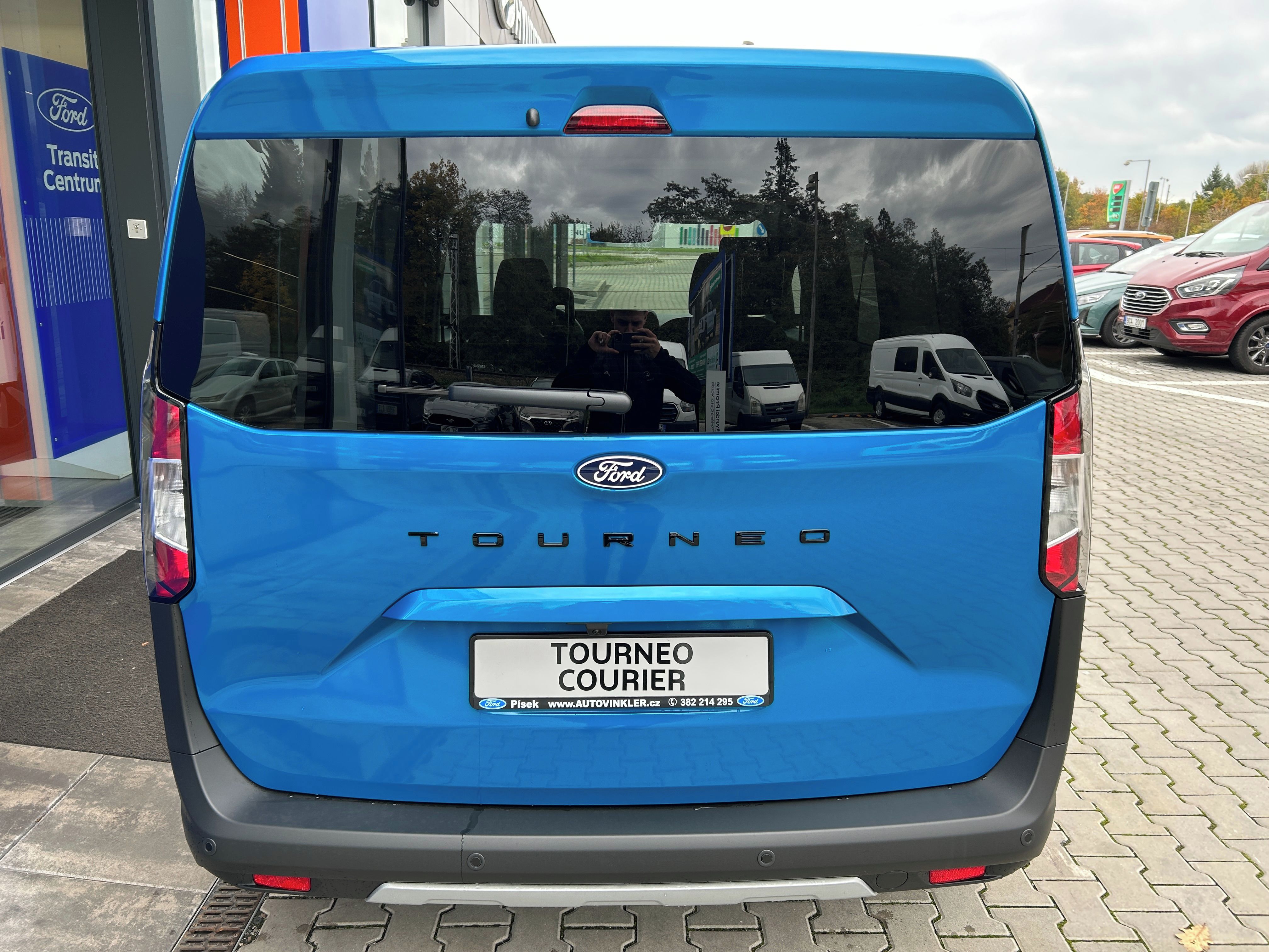 Ford Tourneo Courier, 1.0 EcoBoost 92 kW Active L1 - fotka 5
