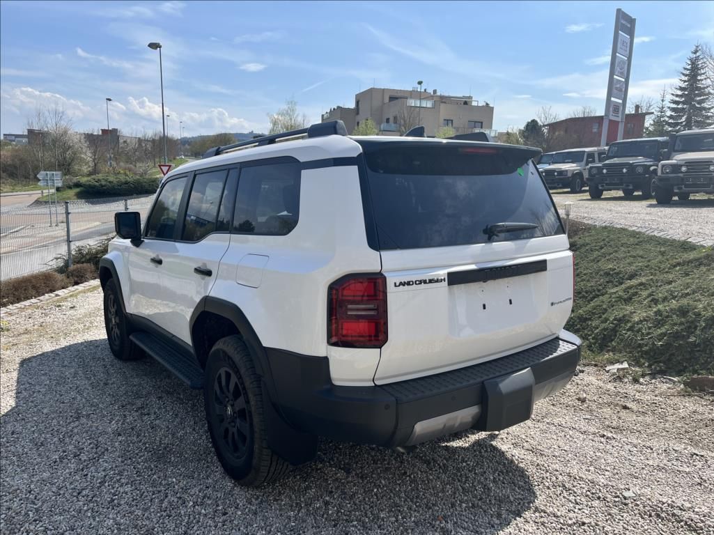 Toyota Land Cruiser, 2,4 iFORCE MAX HEV Premium - fotka 5