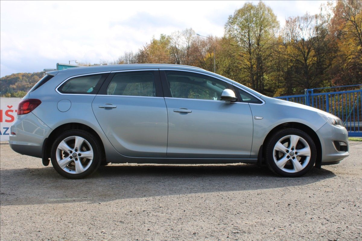 Opel Astra, 2,0 CDTi  NOVÉ V ČR,VÝHŘEVY - fotka 4