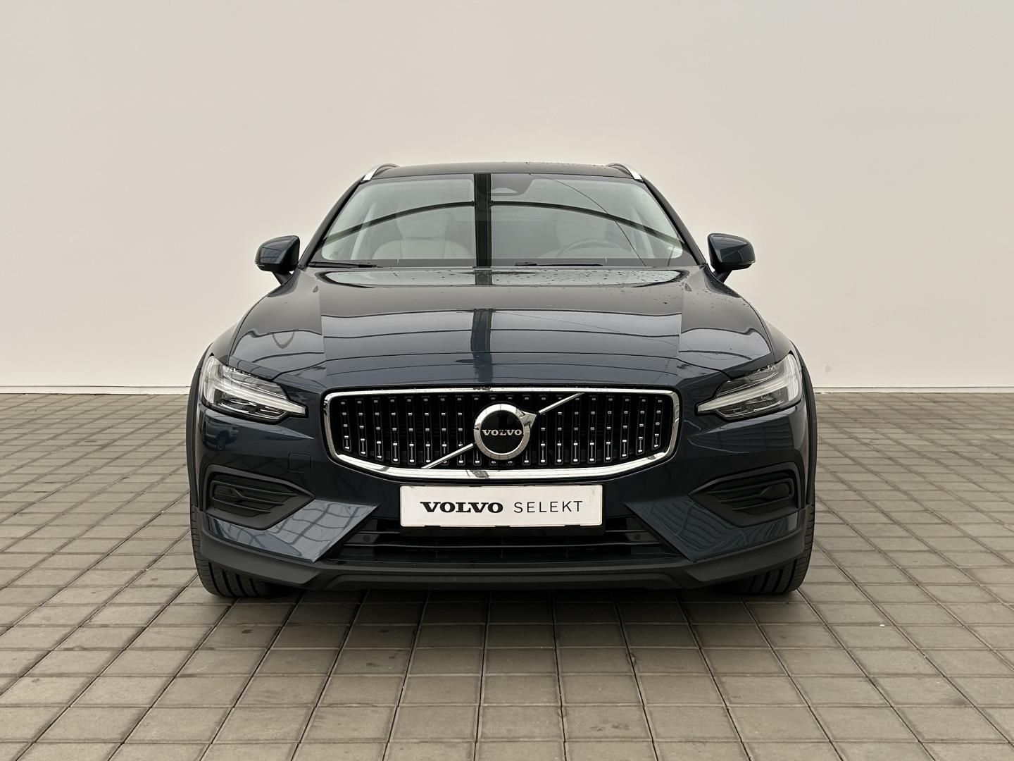 Volvo V60, 2.0B5 184kW 4x4  CC PLUS - fotka 2