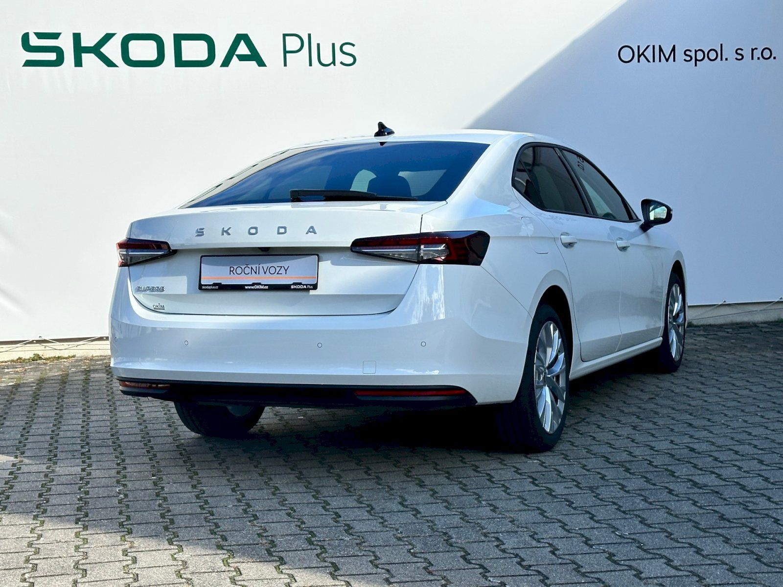 Škoda Superb, 2.0 TDI 110kW Selection DSG - fotka 2