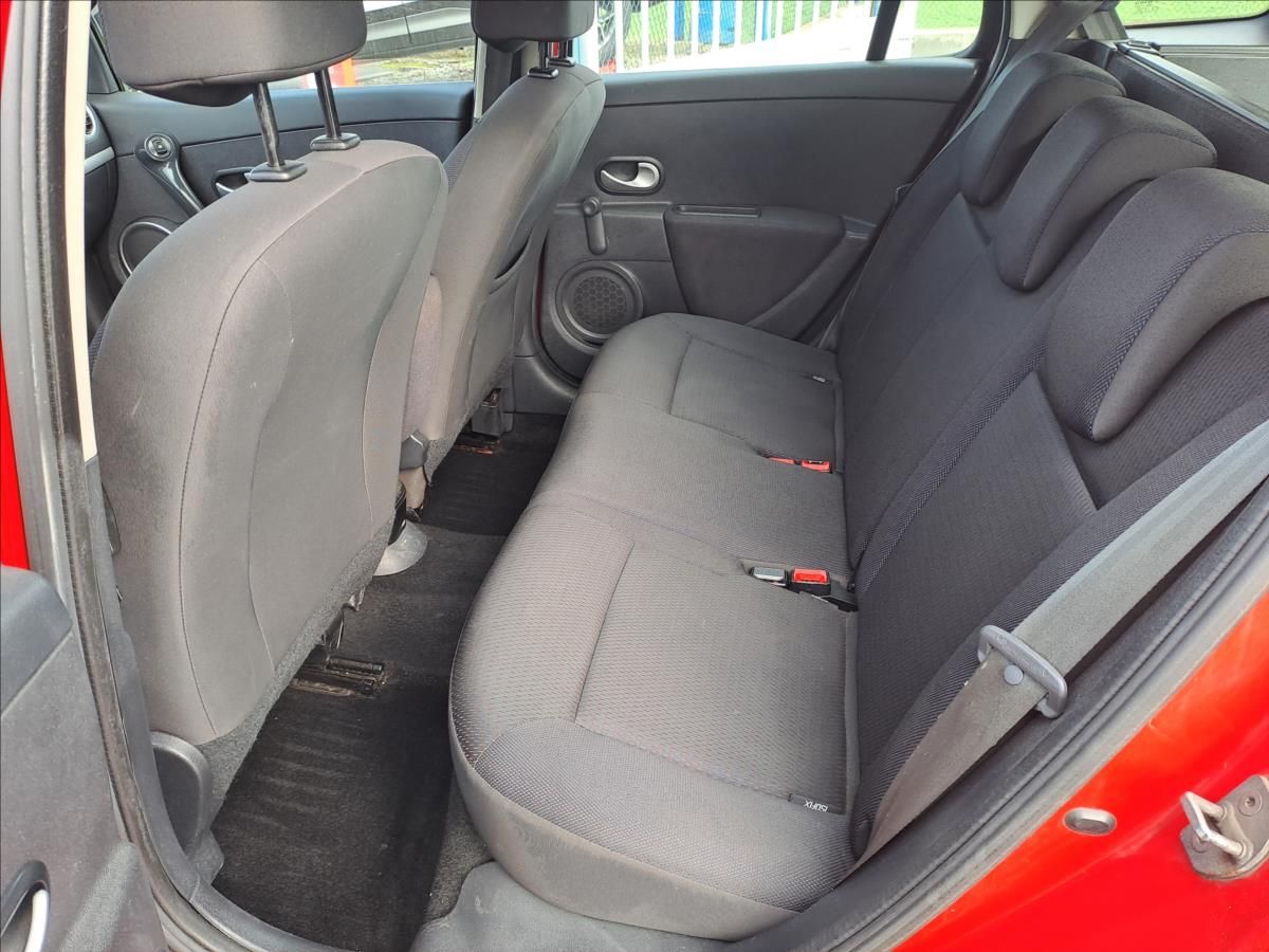 Renault Clio, 1,2 i KLIMA - fotka 6