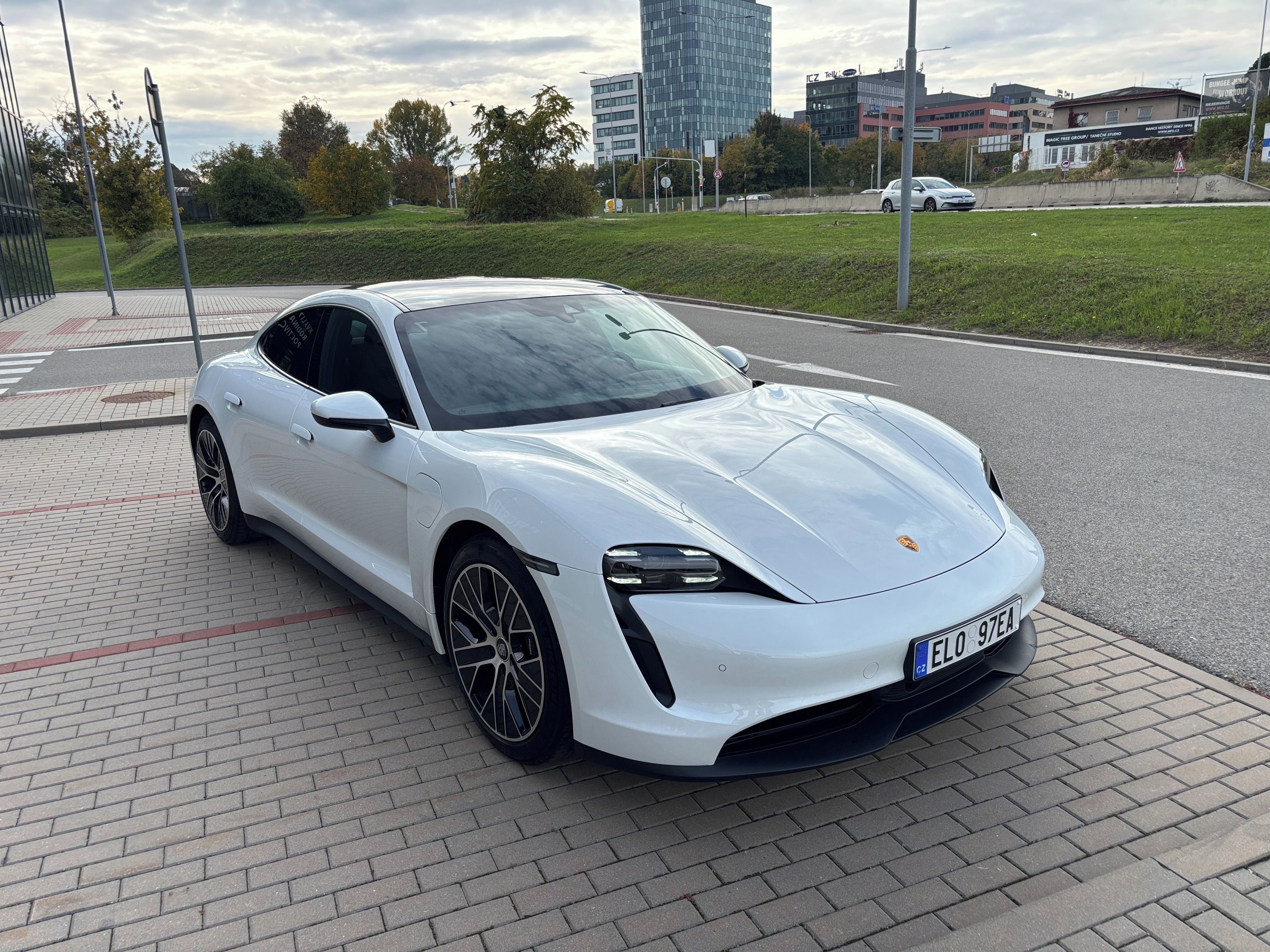 Porsche Taycan, Performance Bateryplus odp.DPH - fotka 4