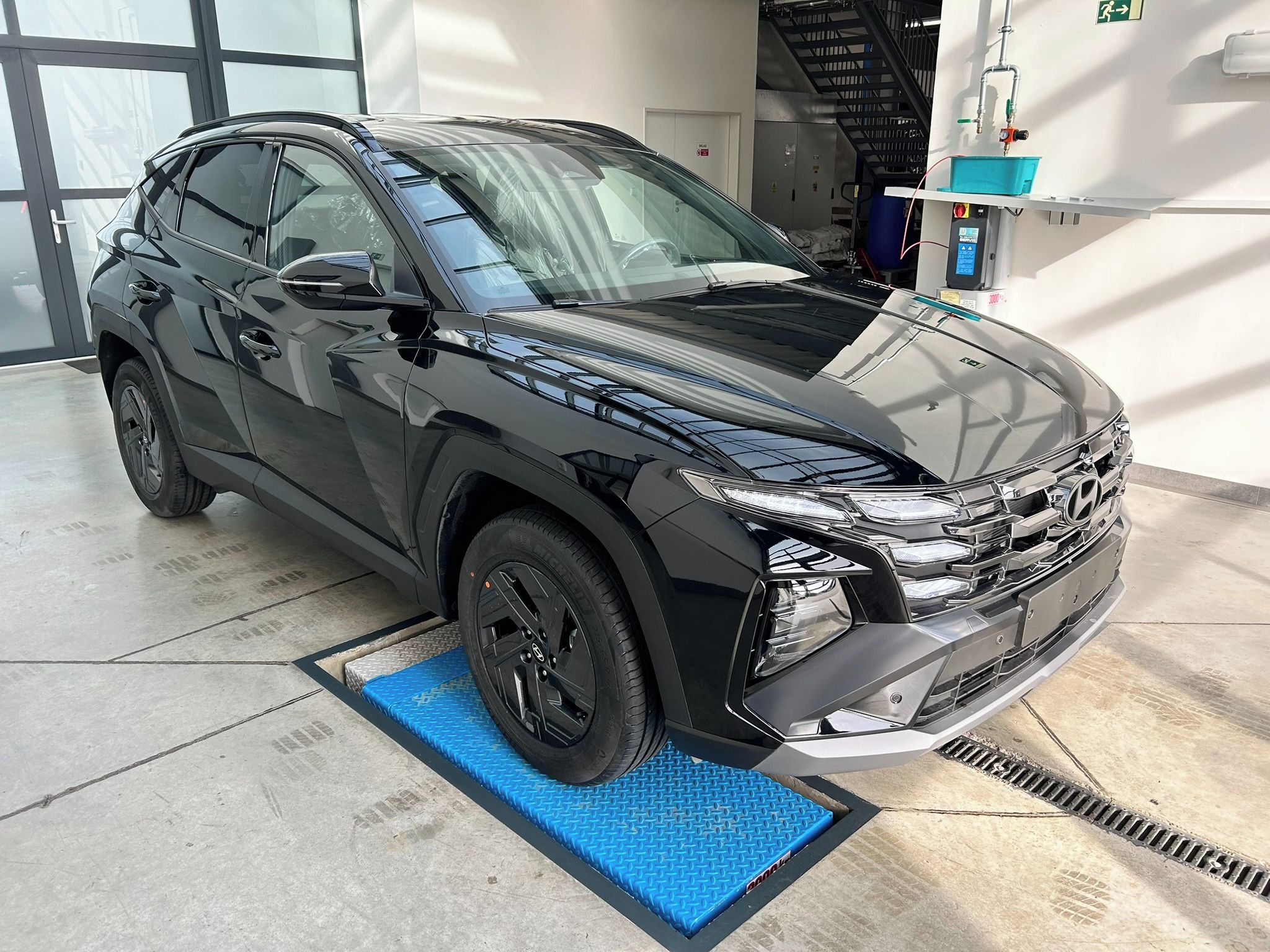 Hyundai Tucson, 1.6 T-GDI HEV GO CZECH - fotka 2