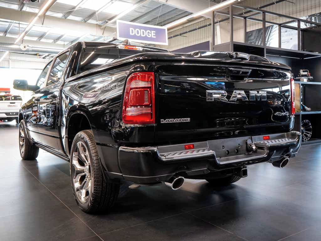 Dodge Ram, 5.7 V8 Laramie, Kryt korby - fotka 3