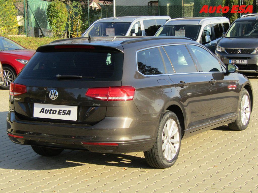 Volkswagen Passat, 1.6 TDi,DSG,AC - fotka 4