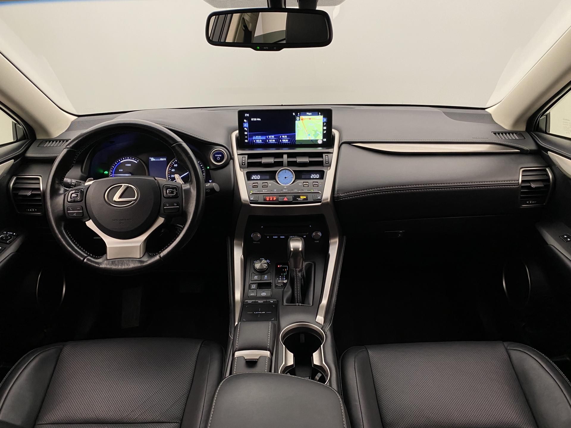 Lexus NX 300h, AWD AUT CZ - fotka 2
