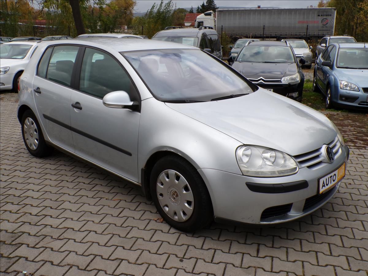 Volkswagen Golf, 1,6 FSI TAŽNÉ ZAŘÍZENÍ,TREND