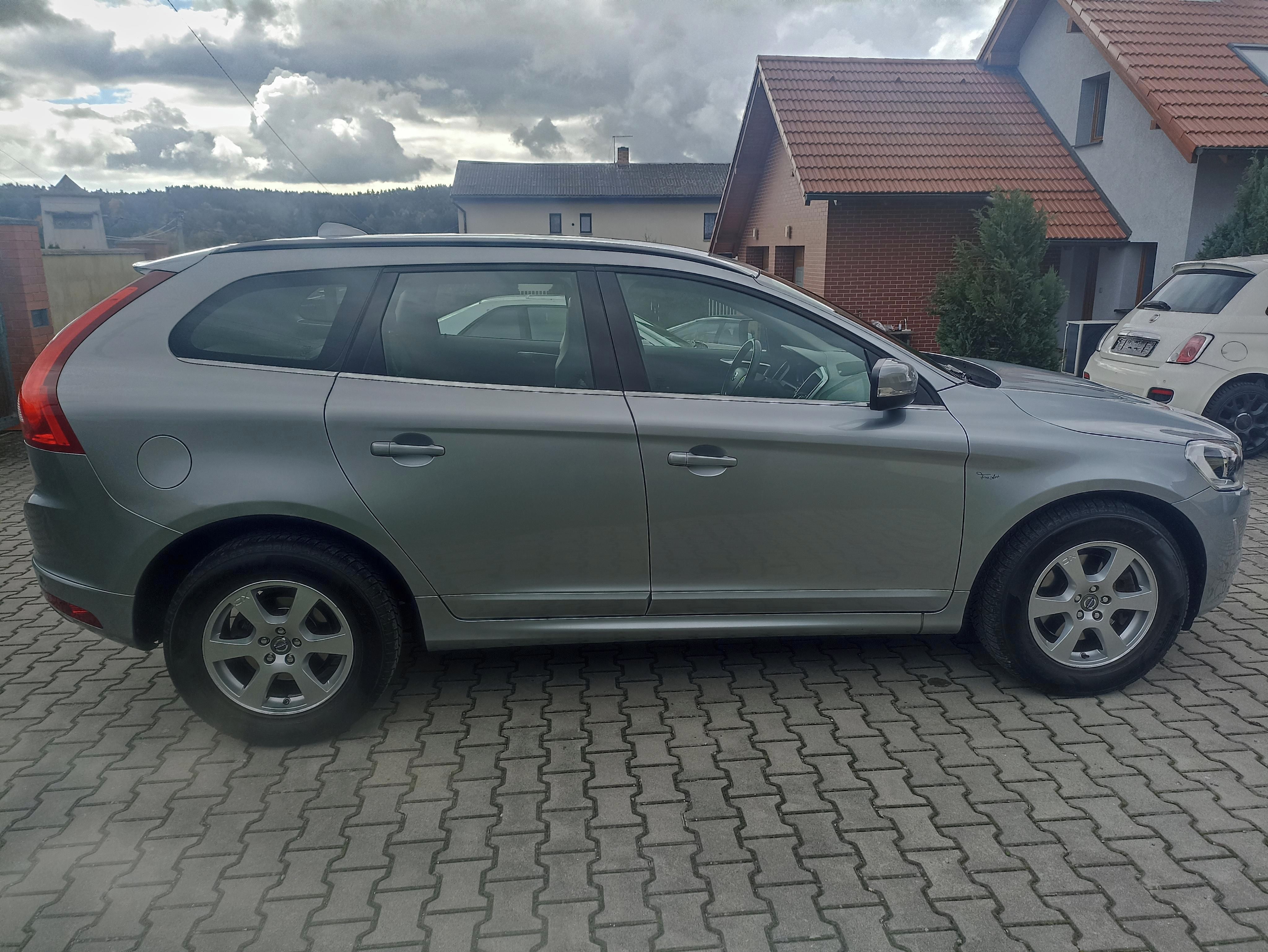 Volvo XC60, D4,man.,2wd, DPH - fotka 5