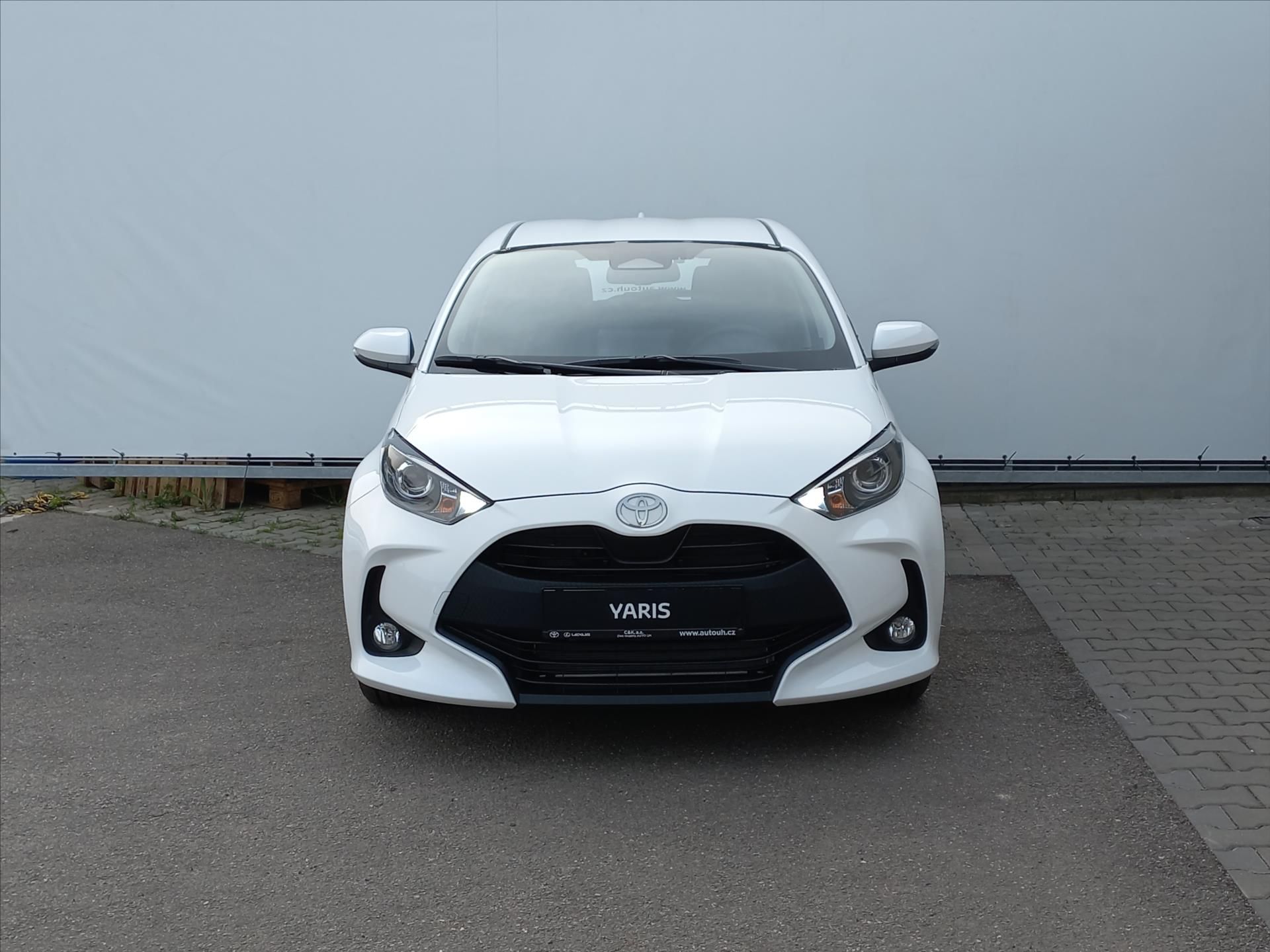 Toyota Yaris, 1,5 Hybrid e-CVT 116k  Comfort - fotka 4