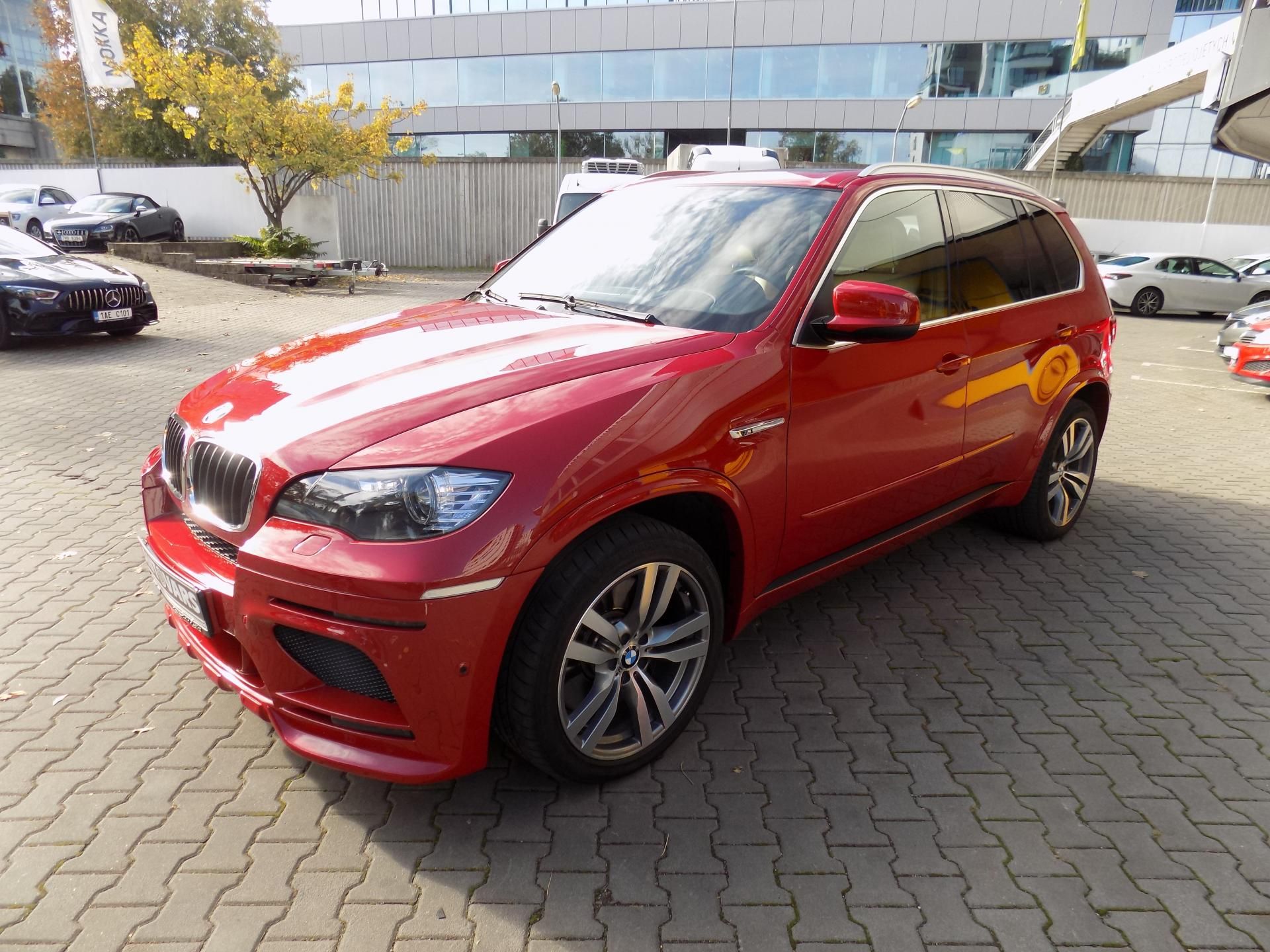 BMW X5, 4.4 V8 M - fotka 3
