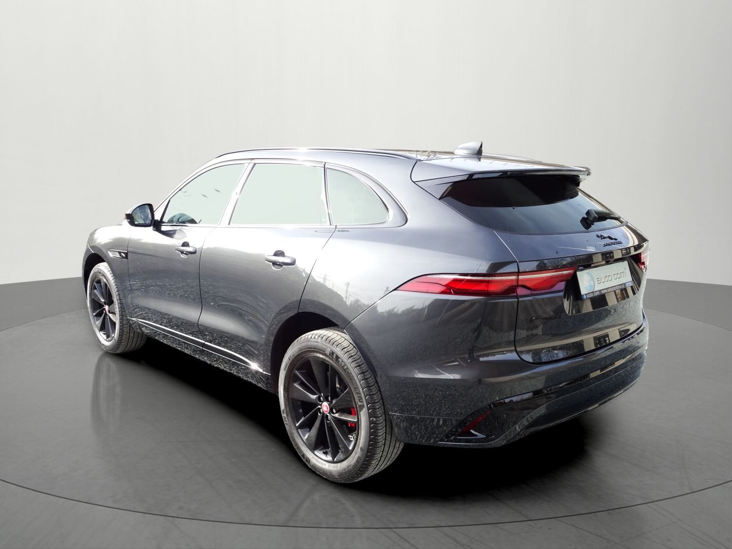 Jaguar F-Pace, D200 AWD R-Dynamic Panorama - fotka 3