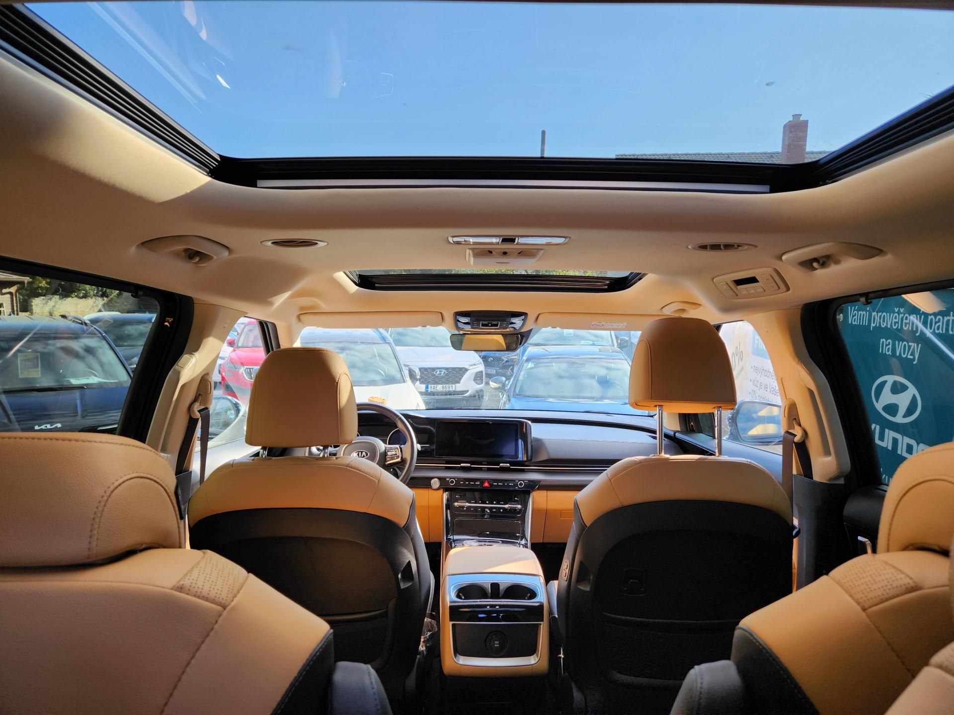 Kia Carnival, 2.2-9míst-REZERVACE - fotka 2