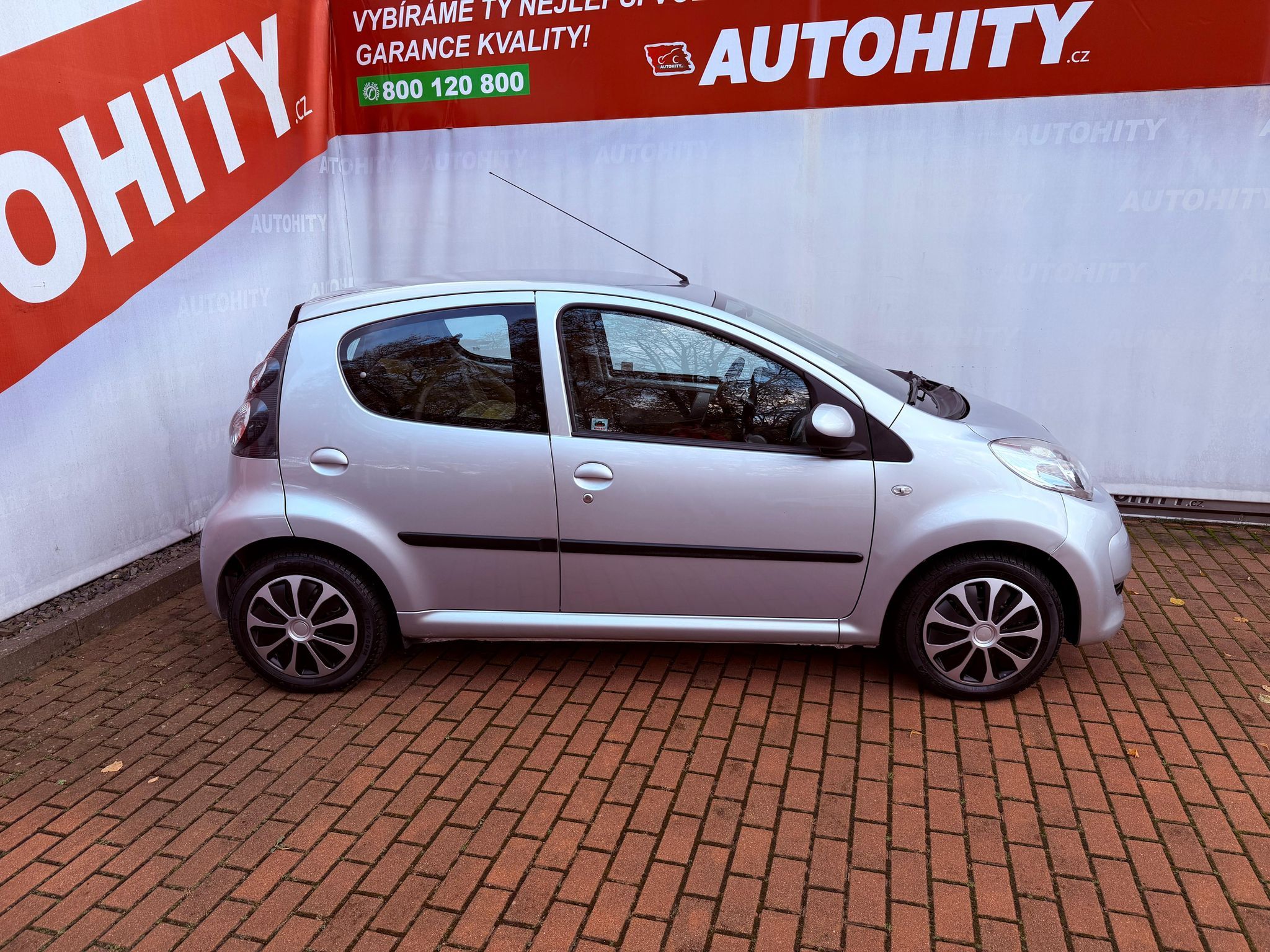 Citroën C1, 1.0, ČR, 72 tkm, Klimatizace - fotka 5