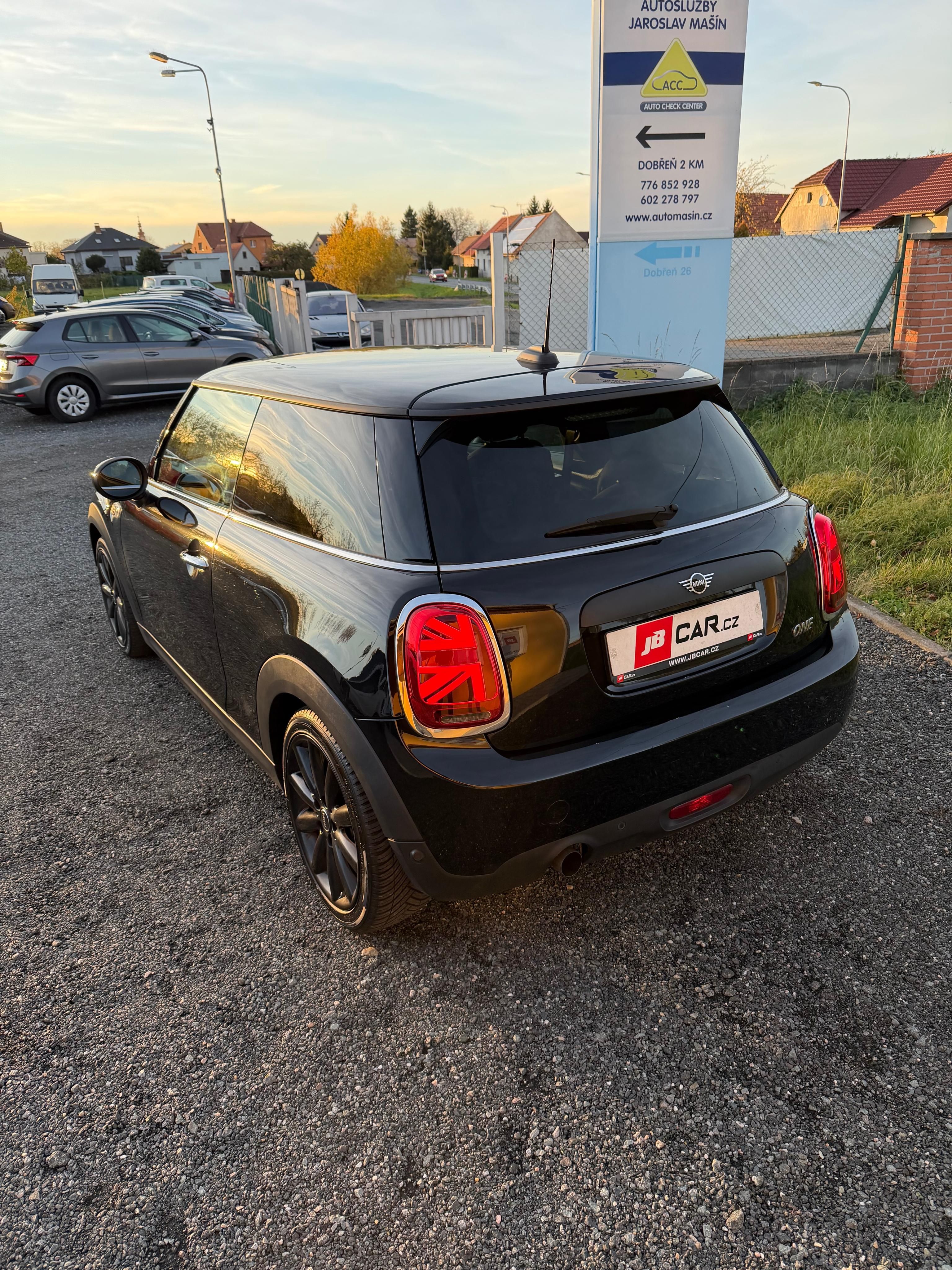 Mini One, 1.5i LCI VÝHŘEV LED 1.MAJ - fotka 5
