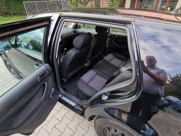 VW Golf 1.6 benzín,77KW