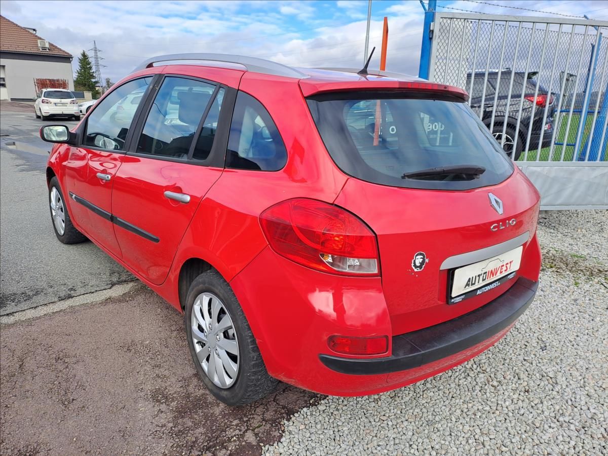 Renault Clio, 1,2 i KLIMA - fotka 4
