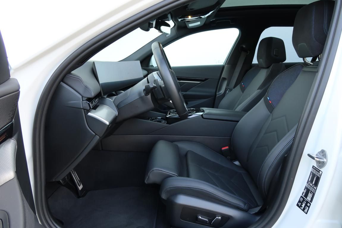 BMW Řada 5, 540d xDrive Touring - fotka 2