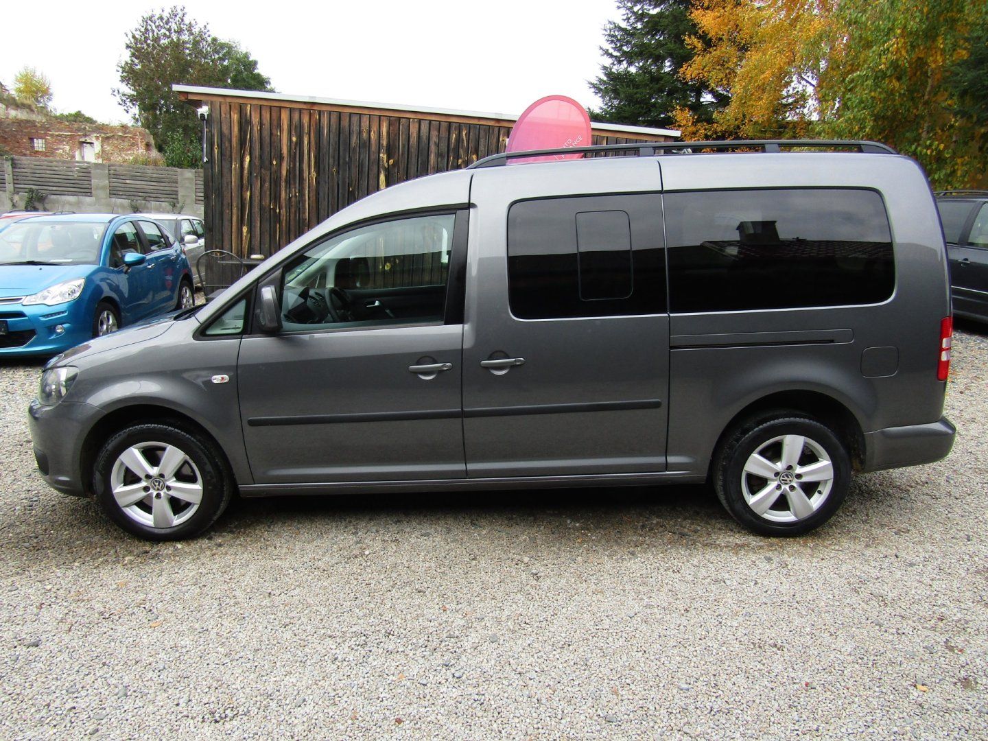 Volkswagen Caddy, 1.6 TDI 75kW  7 MÍST - fotka 3