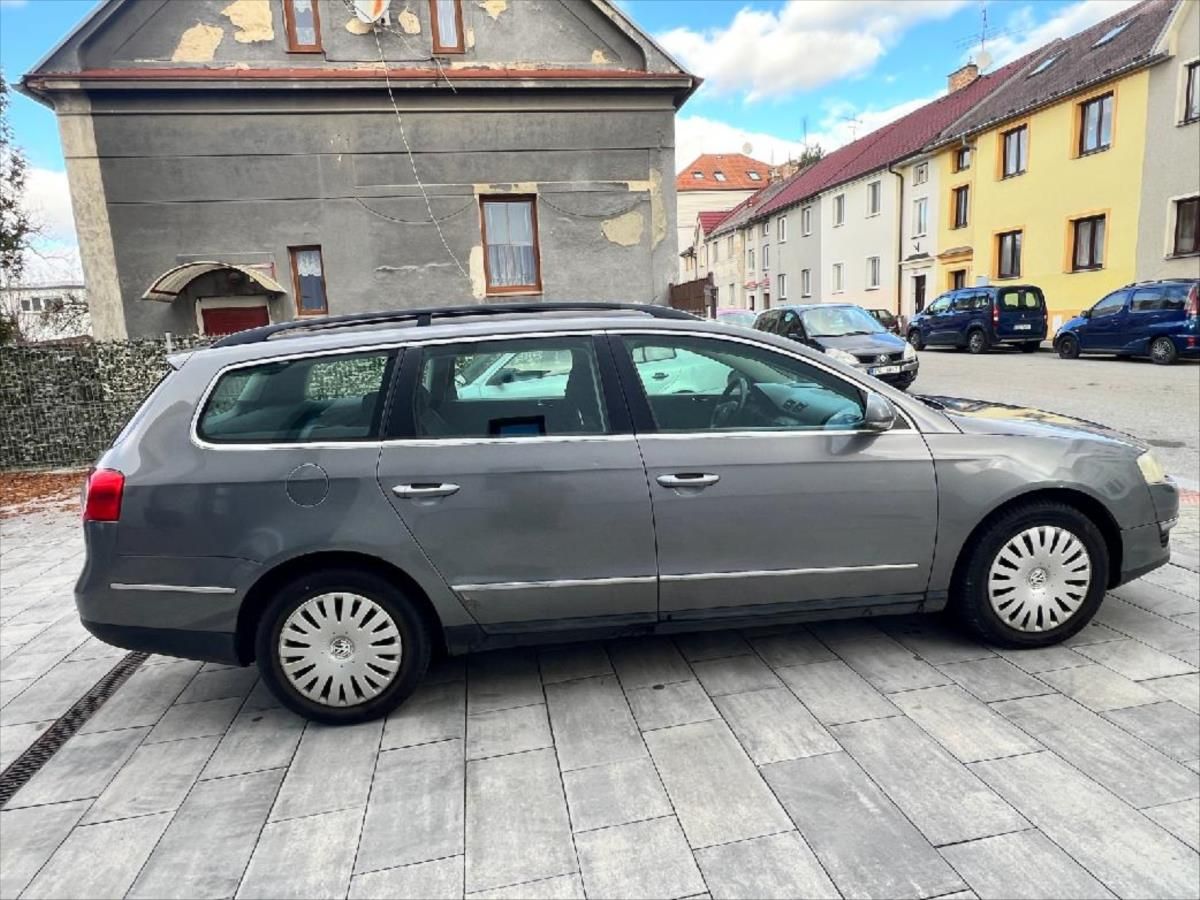 Volkswagen Passat, 1,9   TDI Combi - fotka 6