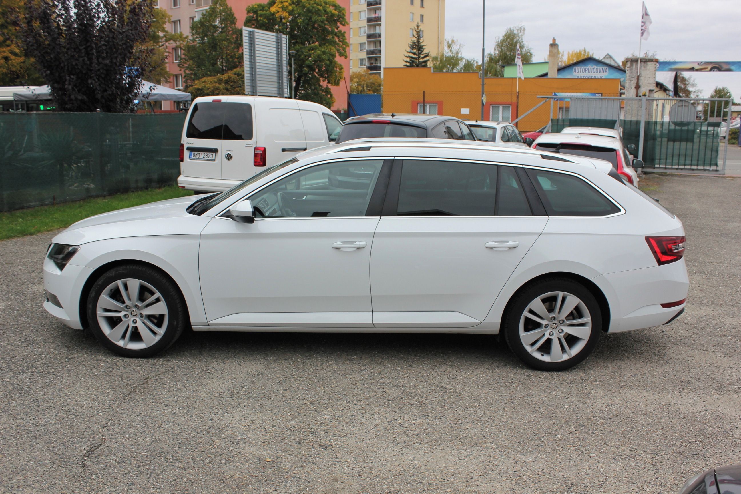 Škoda Superb, 2.0 TDI,SPORTLINE,KAMERA,TAŽNÉ - fotka 4