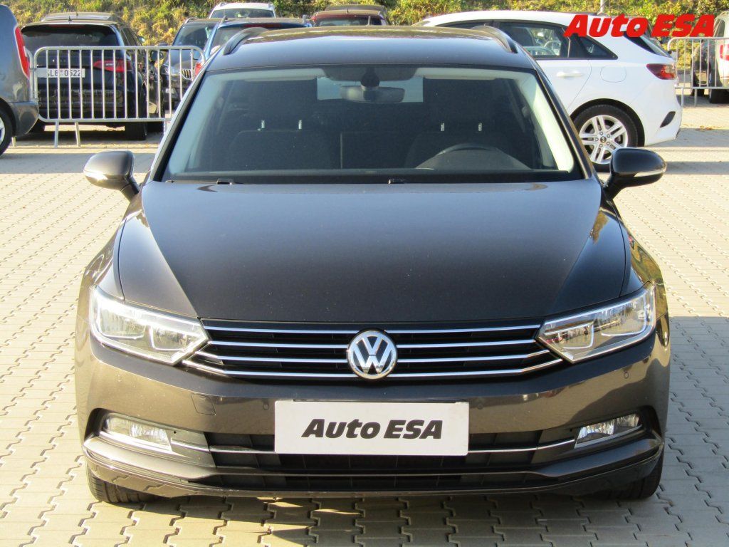 Volkswagen Passat, 1.6 TDi,DSG,AC - fotka 2